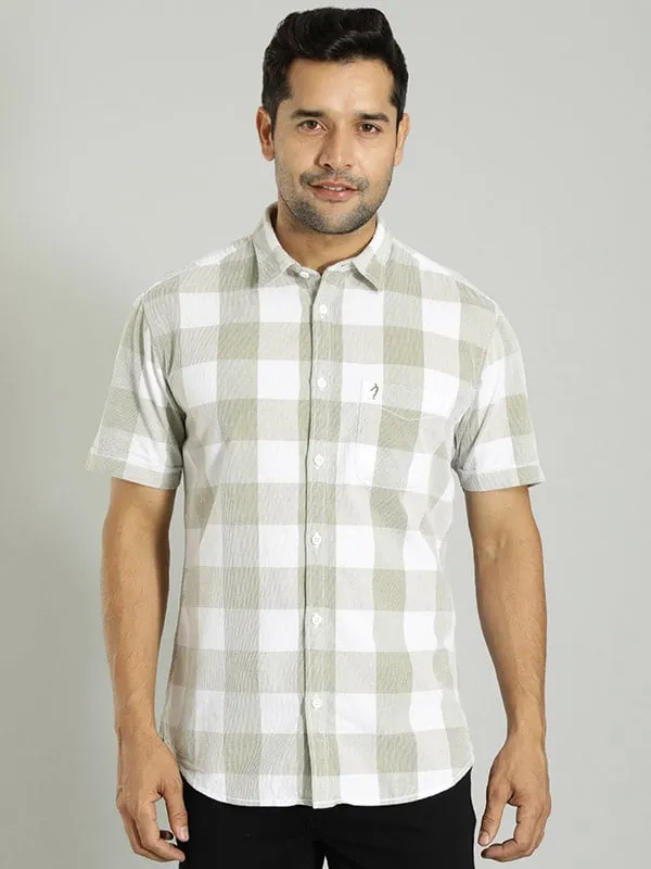 Men Checked Half Sleeve Cotton Shirt