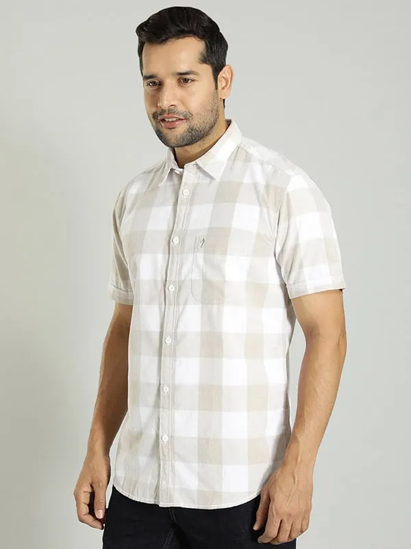 Men Checked Half Sleeve Cotton Shirt