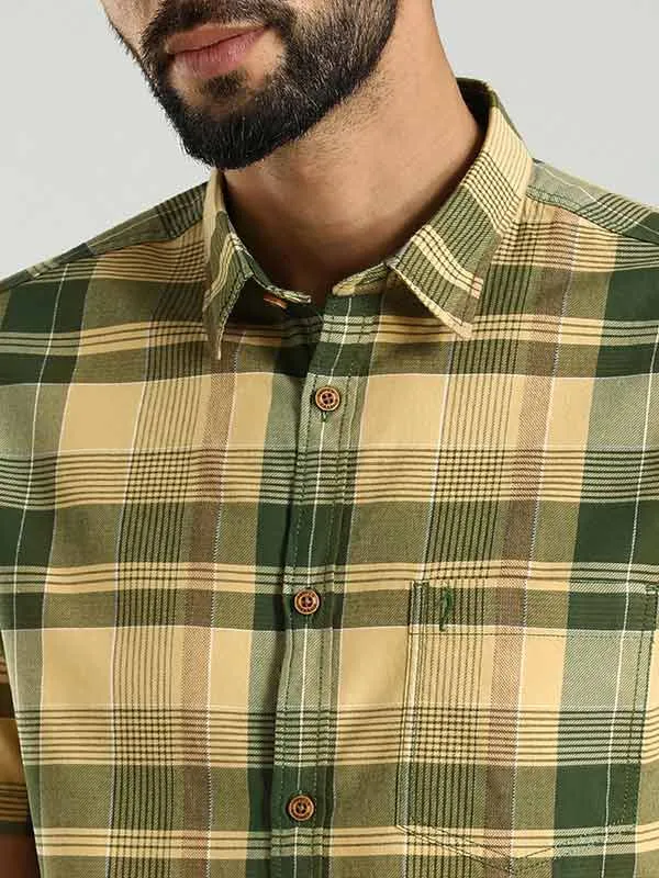 Men Checked Half Sleeve Cotton Shirt