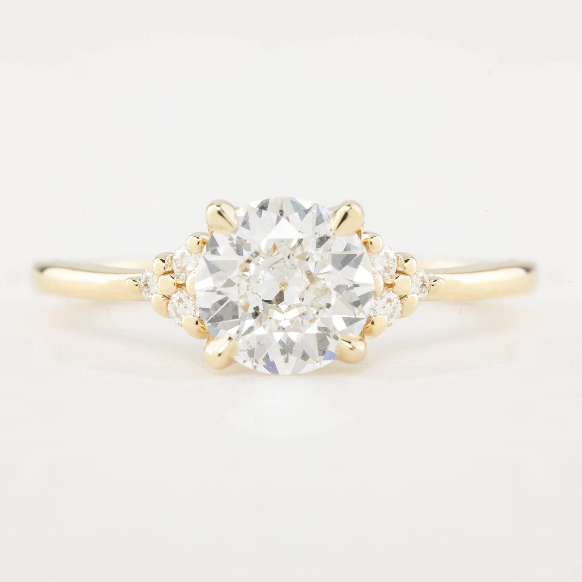 Teresa Round Diamond Ring - GIA Certified (Choose your own diamond)